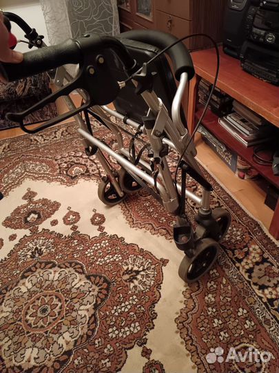 Ходунки для взрослых с колесами