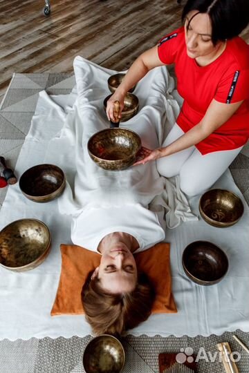 Массаж тибетскими поющими чашами