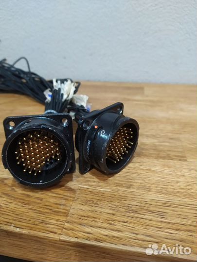 Многоконтактный разъем, Tourline