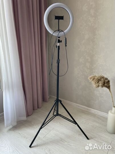 Кольцевая лампа 26 см со штативом