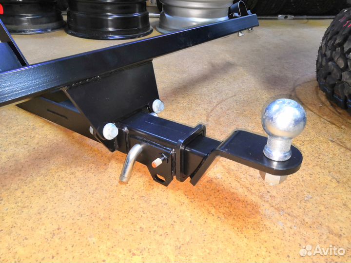 Фаркоп Нива Урбан съемный квадрат