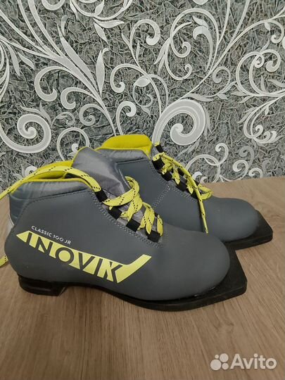 Лыжные ботинки