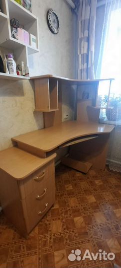 Компьютерный стол