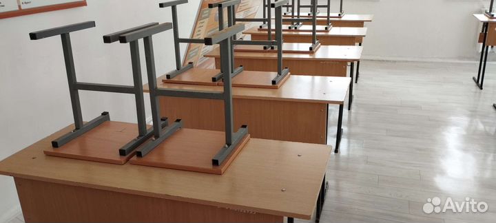 Школьная парта со стулом