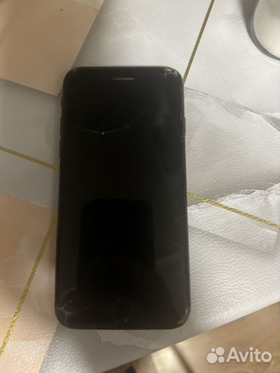 iPhone 8, 64 ГБ