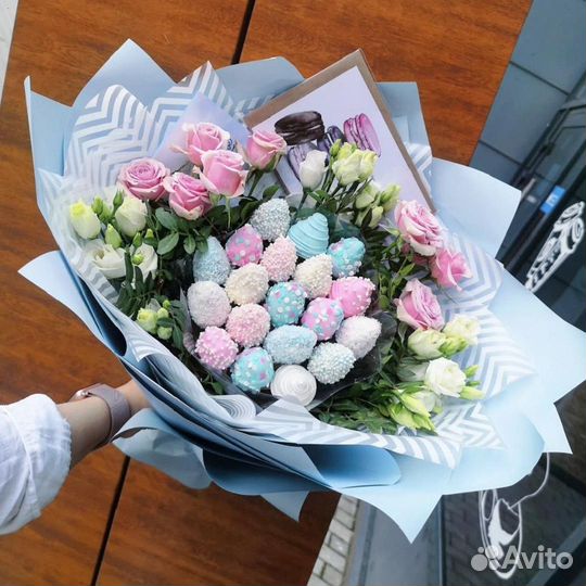 Съедобные букеты из клубники