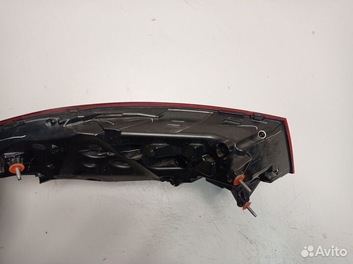 Фонарь задний правый наружный на Mercedes-Benz