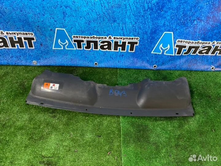 Накладка замка капота Ford Focus CB4 sida 2010