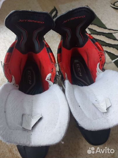 Хоккейные коньки CCM