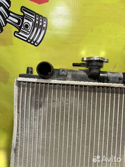 Радиатор охлаждения Kia Spectra