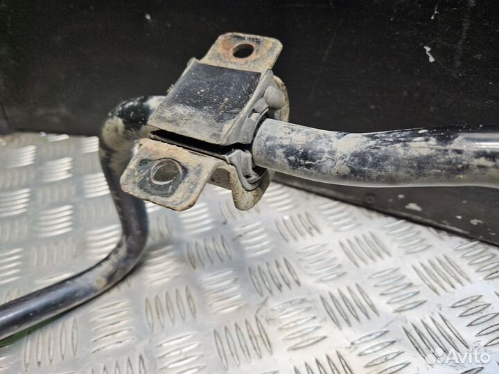 Передний стабилизатор на Ford Focus 2