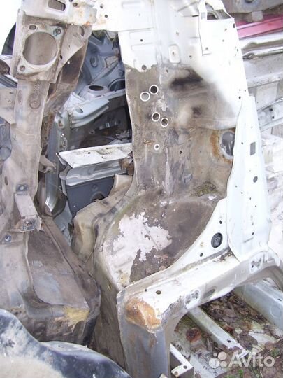 Хендай акцент четверть кузова передняя левая