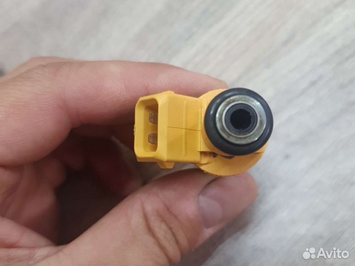 Форсунка топливная kia rio 1 1.5