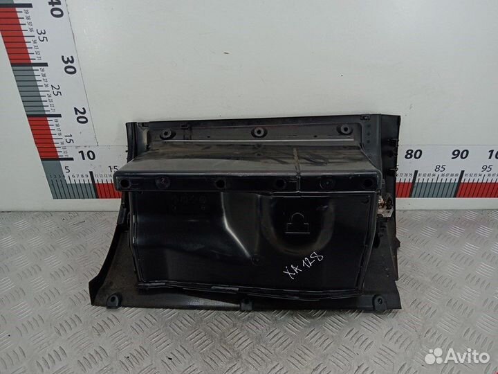 Бардачок (вещевой ящик) для Volkswagen Golf 4