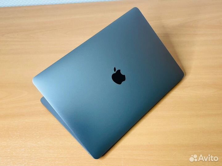 MacBook Pro 13 2020 (i5, в идеале)