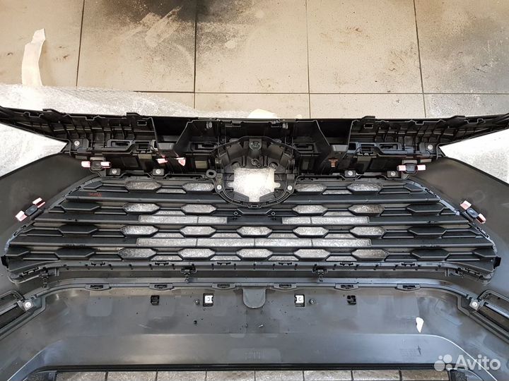 Решетка радиатора Toyota RAV4 50