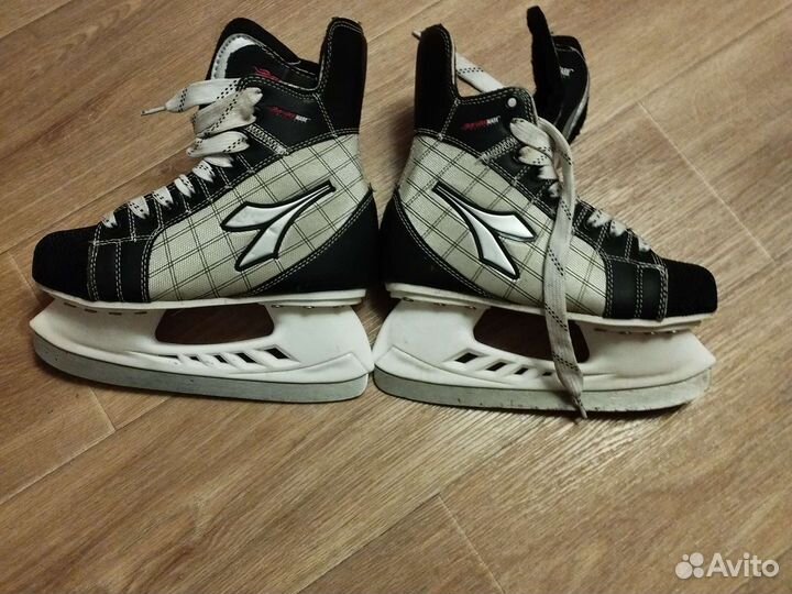 Коньки хоккейные 34 размер