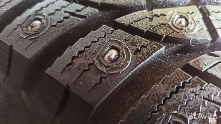 Goodyear Ultra Grip Ice Arctic 2 SUV 215/65 R17