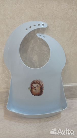 Слюнявчик нагрудник пластик