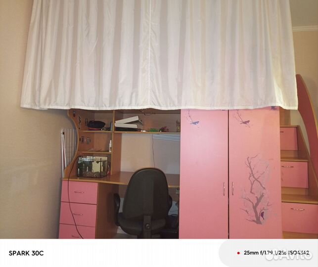 Детская кровать чердак со столом и шкафом