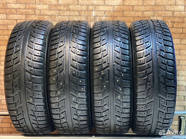 Kumho I'Zen KW22 215/65 R16 98T