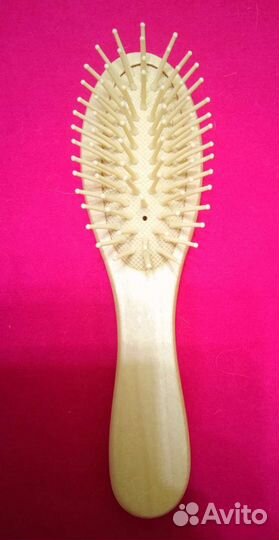Щетка расчёска массажная. Новая, в упаковке