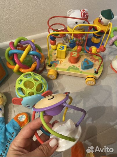 Развивающие игрушки для малышей
