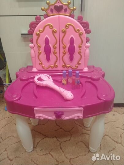 Столик для принцессы