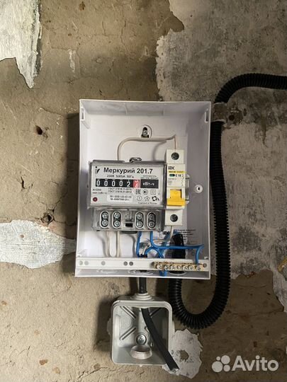 Молодой специалист. Услуга электрика выезд на дом