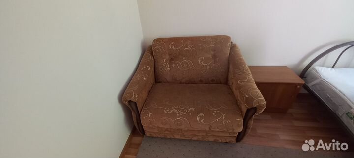 Продам 2 кресла-кровати б/у