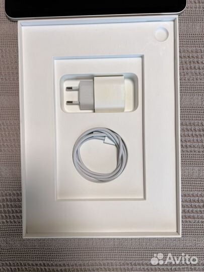 iPad 10.9 Silver 64GB