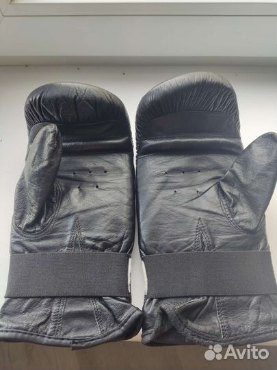 Боксерские перчатки