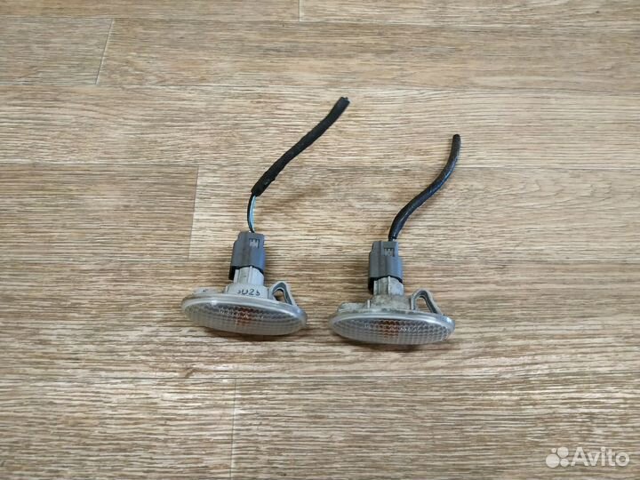 Повторитель на крыло Mazda 3 BK (2002-2009)