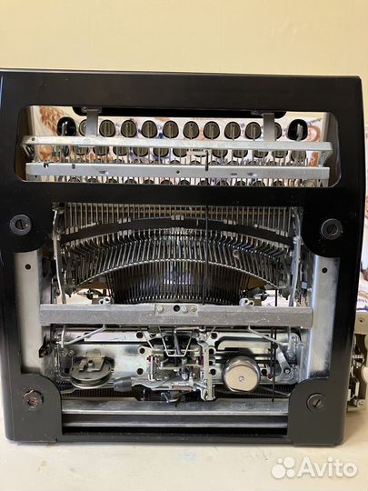 Печатная пишущая машинка портативная 
