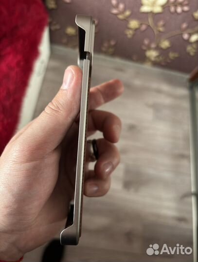 Чехол на iPhone 15
