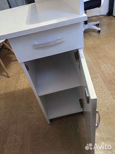 Маникюрный стол складной бу