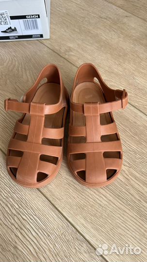 Сандалии zara