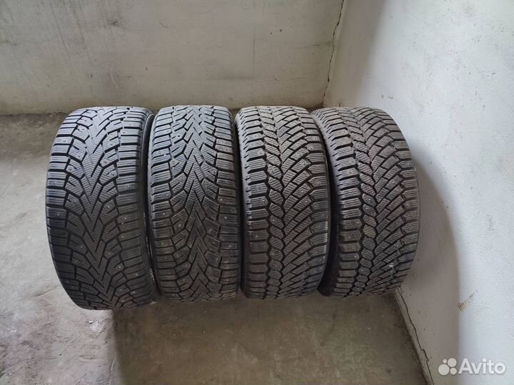 Gislaved Nord Frost 200 225/45 R17 94T