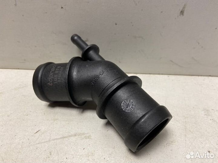 Фланец системы охлаждения Volkswagen Golf Iv/Bora