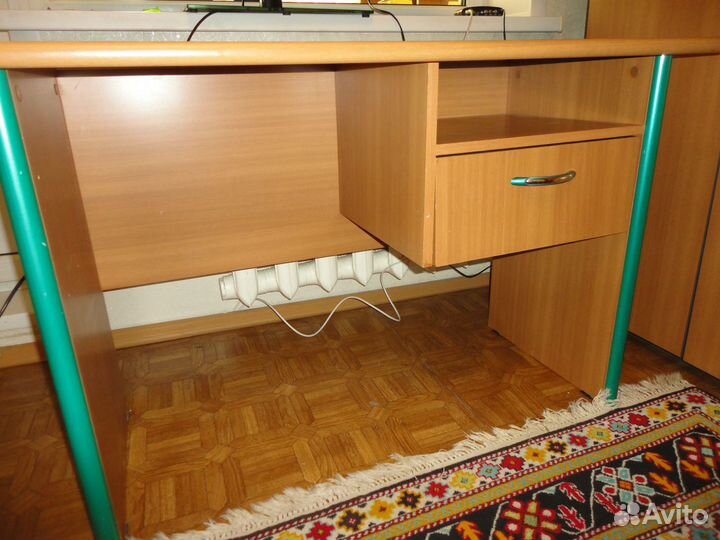 Стол письменный б у