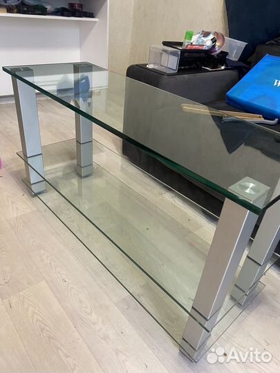 Стеклянная тумба под тв