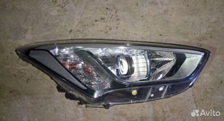 Фара правая Hyundai Santa Fe