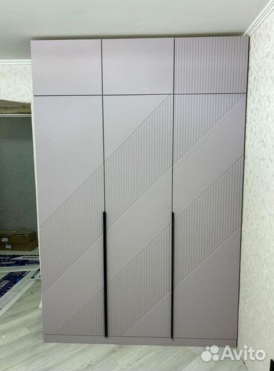 Шкаф современный