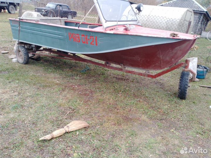 Лодка с мотором
