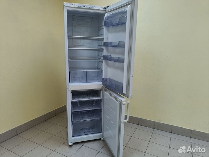 Холодильник Бирюса