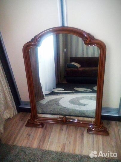 Зеркало для туалетного столика или прихожей