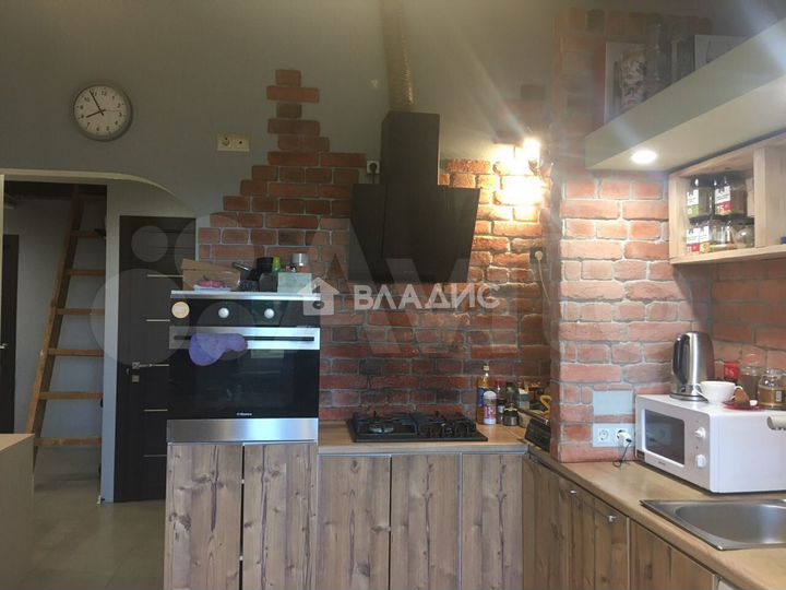 3-к. квартира, 109 м², 4/4 эт.