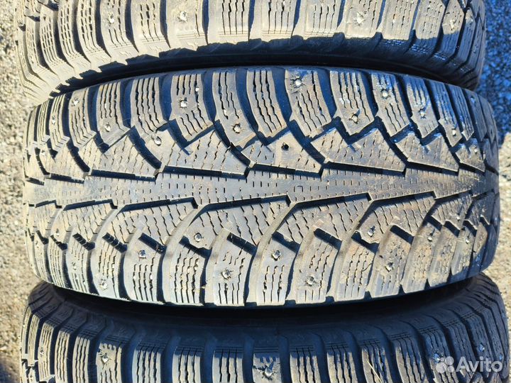 215/65/16 Nokian (5x114.3/66.1)