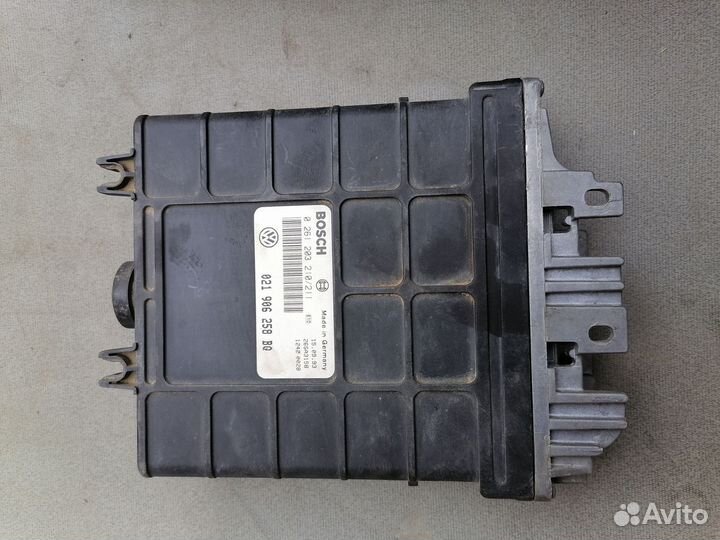Блок управления двигателем VW Passat B4 1994-1996
