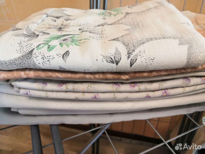 Постельное белье, полотенца б/у пакетом